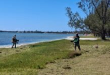 Prefeitura de Araruama realiza mutirão da limpeza em Praia Seca