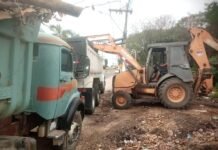 Prefeitura de Araruama realiza ação de limpeza e manutenção urbana na Estrada São Vicente de Paula