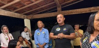 Bate-papo na casa de apoiador reúne cerca de 80 pessoas em Araruama e fortalece a caminhada de Vantoil Martins e Manoela Péres
